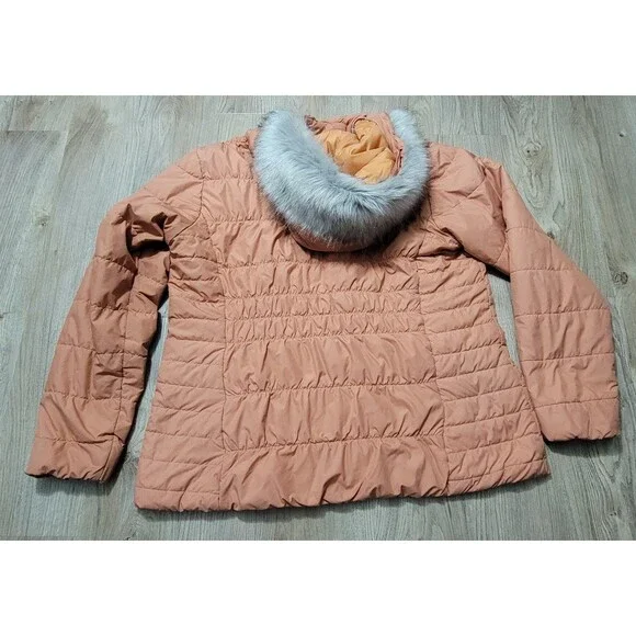 Columbia Women's Puffer Jacket in Peach with Faux Fur Hood - Picture 2 of 10